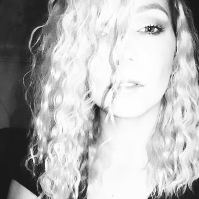 Corporate Recruiter 🙋🏼♀️
Girlfriend @mr_oosterhof
Dog lover🐶 #adopdontshop
Wanna be fittgirl 🍟🍔🌯🥞🍰🍪🥤🥂