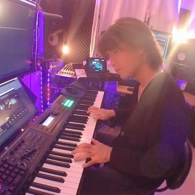 SmoothJazz, ContemporaryJazz Artist •Keyboardist,Composer,Arranger,SoundCreator & Producer • 1st Album “Smooth” out NOW👇