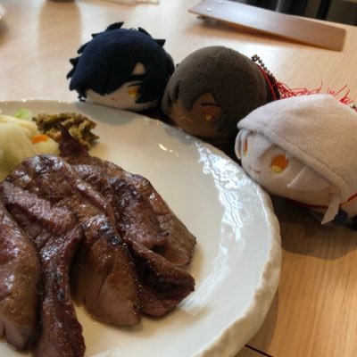 推しの背中がかっこいい(死) 腐った発言あり 伊達という大きな沼に沈んでる政宗刀及び伊達組推し 最近長船派尊くて沼の底 一級フラグ建築士 フラグは建てて回収するもの ウサチャンカワイイ こっちも浮上してないと大体仕事関係で死んでる