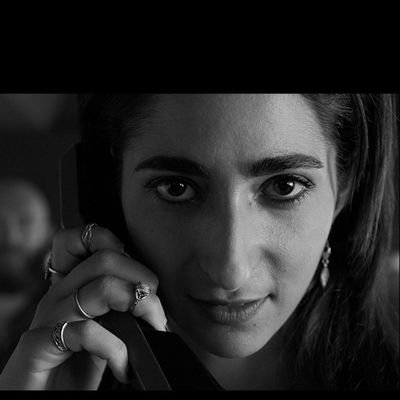 Nata_Eliz's profile picture. Que esté sonriendo no significa la ausencia de problemas en mi vida, sino la habilidad de ser feliz por encima de ellos.