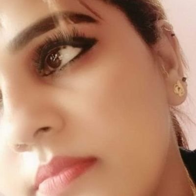anushka beauty parlar