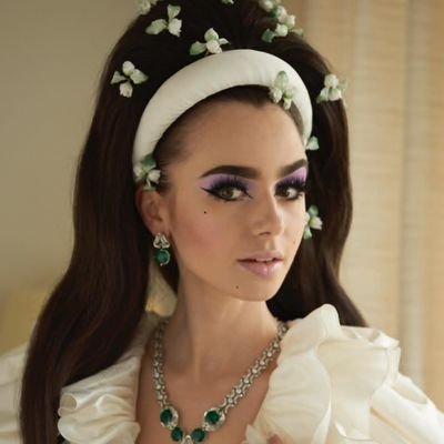 PiscesHalliwell's profile picture. ❝I am human and I need to be loved...❞

Piper and Leo's daughter. Witch. Whitelighter. [#CharmedRP|18+|MV|SS]