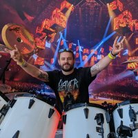 Erik Aratari (@_e_rock_) 's Twitter Profile