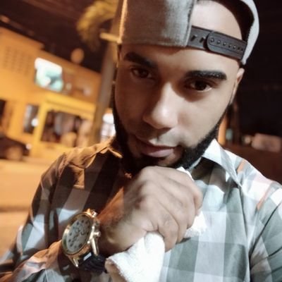 Diseñador Gráfico | Youtuber & Streamer https://t.co/i0N2hCQBCS| 26 años