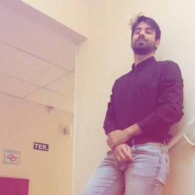 cisterojuca's profile picture. 30, mineiro, atleticano, oitentista saudosista, cantor de chuveiro, roqueiro de garagem, apaixonado por motores, emo is cool e poeira do cosmos.