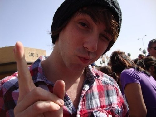 fuckitgarret's profile picture. I'm fucking great. End of ;D