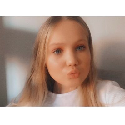 digbya31's profile picture. 13💕 yr9📚 Dance💕 Cheer💕