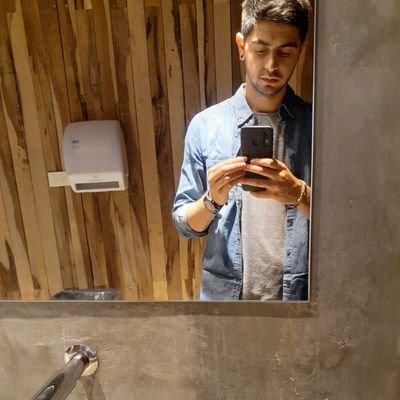 /Co-Fundador del #FindeTripero /  
insta:camiloccabe