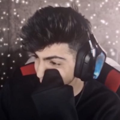 Simplyskeppy's profile picture. I’m a crackhead for the trio and their fandom. I also post edits sometimes 👀