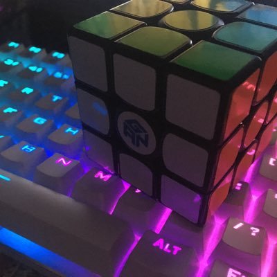 hidet_h's profile picture. 2019年2月からルービックキューブ始めた高1です。 3 ao1/5/12=9.13/12.34/13.10 無言フォロー失礼します。