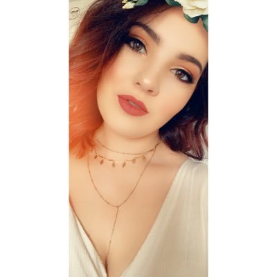 Simplybeauty111's profile picture. instagram: felicitybrookem Just your average midwestern girl with a lot of dreams ☁️