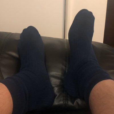 🇭🇰 177/84/vers, into socks fun, nipples play, 1069, kiss & cuddle. Prefer meaty to chubby