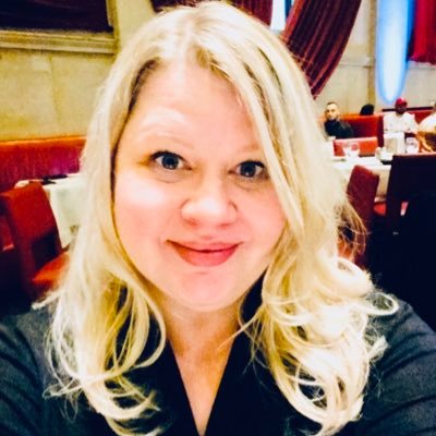 Blonde. Bold. Bookish. Travel & technology, fiction & fashion, gimlets & gadgets. Reader, writer, communicator seeking my next comms role.