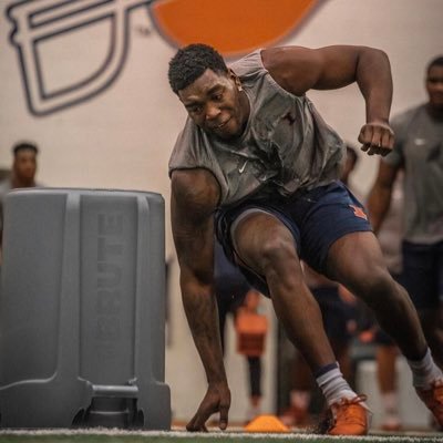 🔸University Of Illinois DE🔸#️⃣9️⃣7️⃣UIUC #97Strong. Insta🤙🏾 @BobbyRoundtr97 https://t.co/609UYjwBQ8?