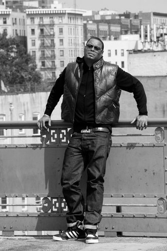 operator_emz's profile picture. Dj , Producer of music, Educator, Tastemaker , Mobile Mondays! Accelerant , and Full Time Groid . I post Vinyl , Vintage Sneakers and all things NYC !