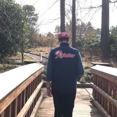 Former Media Relations for some minor league teams you may know. I bleed coffee. A beautiful dum-dum - @illegalcurve11 #COYDW