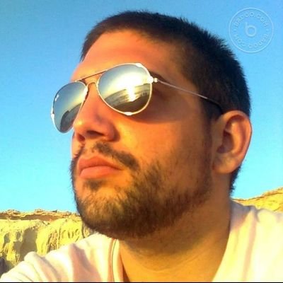 ζῷον πoλίτικoν * Pasamos tanto tiempo pensando en las desgracias... que no nos paramos a pensar en las tragedias * Pasándolo pirata en @SeamosSeriosTv