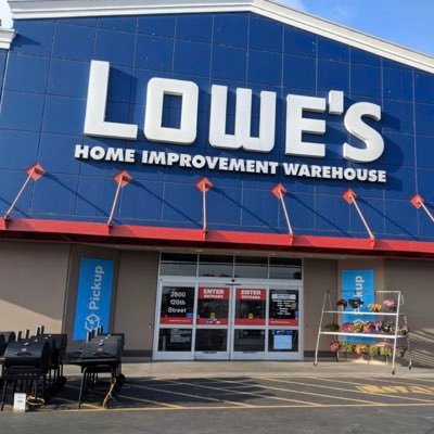 the nearest lowe's department store