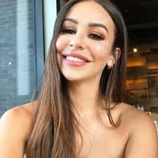 sarahmollet1's profile picture. florance