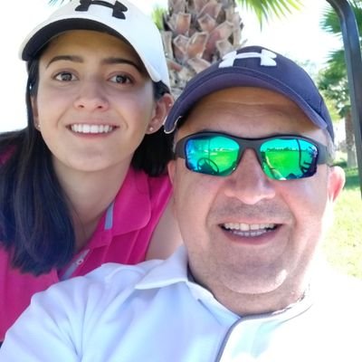 Empresario mexicano. Familia, amigos y trabajo, también amo el golf.