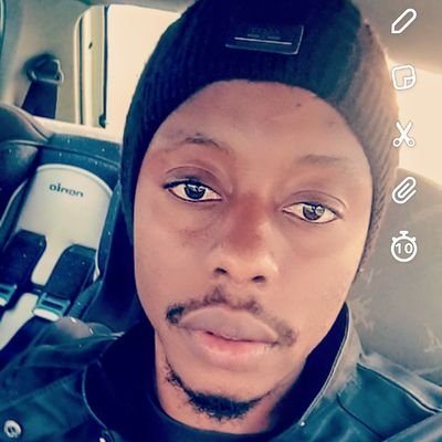 Même si nous somme attaché au même arbre,nous ne brillerons pas tous au même moment. La patience est la vertu des grand💪🙏🇬🇳
#ORPHELIN_DE_MÈRE