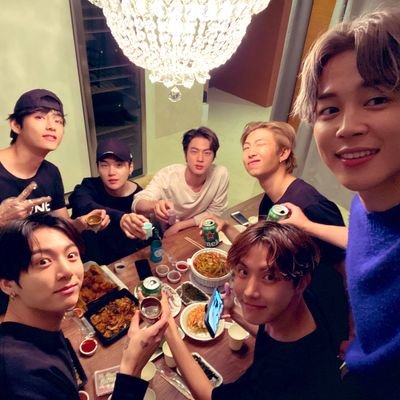 Bangtan Sonyeondan taught me how to love myself everyday ♡