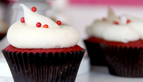 HappyCakesYum's profile picture. Every HAPPY CAKE is handcrafted and baked daily using only the finest and freshest ingredients.  This happy little habit is one you can feel good about!