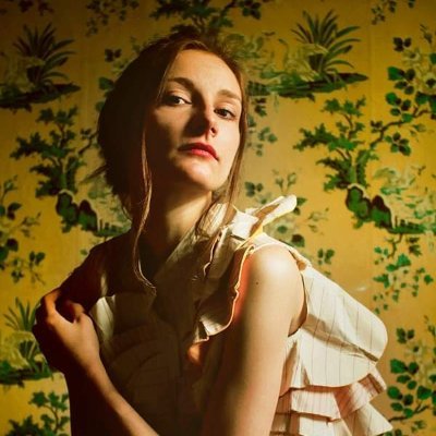 Emilie_O2's profile picture. Si tu me cherches, j'suis à l'ouest.