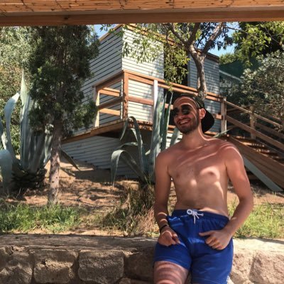 UmutYegeen's profile picture. 