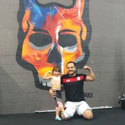 Barra Mansa, solteiro, simples, tranquilo, trabalhador, papai da Liz Fontes @lizefontes, e só tô no twitter por causa do Flamengo! ❤️🖤🔴⚫