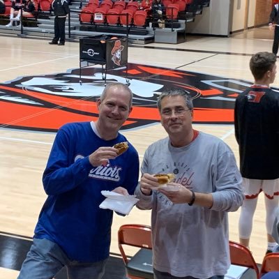 2 dads that love basketball & chili dogs. Ranking chili dogs at every gym we visit.