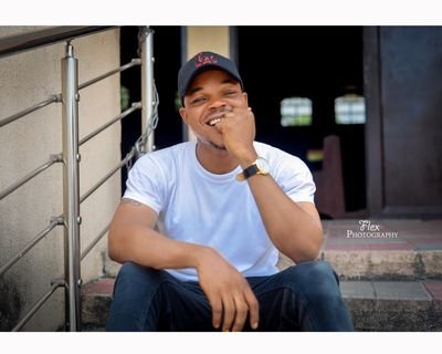 M gentle. M calm. M flex. M photographer. Dats what I do for a living