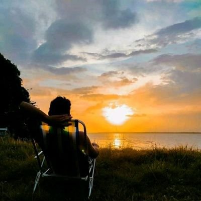 Viver, e não ter a vergonha de ser feliz
Cantar (e cantar e cantar) a beleza de ser um eterno aprendiz (...). 💪😎