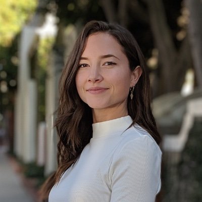 I help founders and teams build AI-First companies where AI doesn’t just do tasks, it helps them think better ⬇️