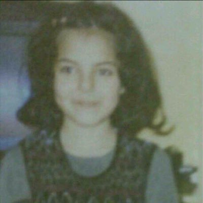 و لأني خُلقت من تُراب القمرَ لا ينبّت الورد فيني