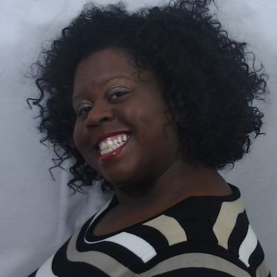 Wife, Mother, Vlogger, Host, and Author.
Host of @resellqueen, @brownandmoney1, and cohost on @entrepremommies.