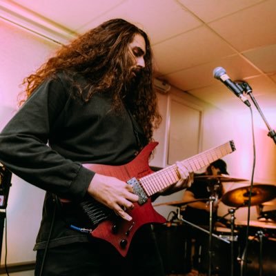 TheAlmightyJeh's profile picture. Guitar for @kosbandlv, freelance audio engineer