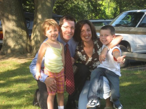 teachsaving's profile picture. Business owner and mother of 4 looking to share ideas about how to teach children the importance of earning, saving and planning for their future.