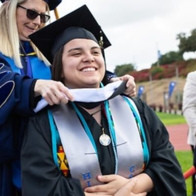 Hollowidolseyes's profile picture. M.A. in history ➡️ PhD student.
Generic mix of #twitterstorians and things that only I find funny. And probably lots of dogs.