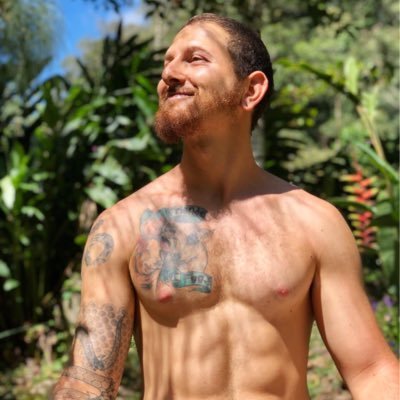 plantriotic's profile picture. Pérez Zeledón Costa Rica 🇨🇷 Vegan Permaculture Retreats Yoga Art Bike Travel Cycled 15 Countries Maggie 🐕