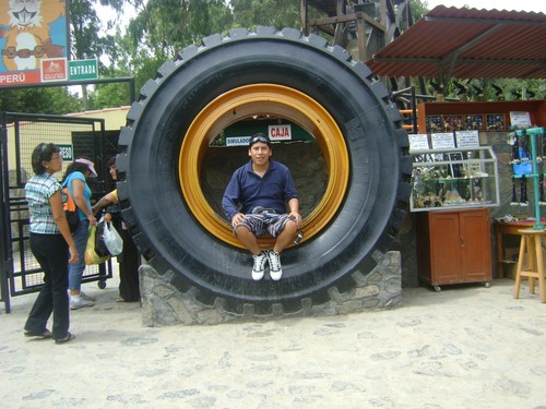 Muchacho Alegre, divertido y amable gg, un Abrazo
JC