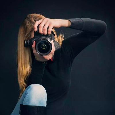 SiriHima's profile picture. Chashmish🤓_The Curious Writer📓🖋