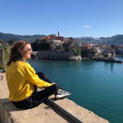 seldaabilenn's profile picture. Eski bir fransız şarkısında şöyle denir: “I’amour est I’enfant de la liberte.” Sevgi özgürlüğün çocuğudur, hiçbir zaman baskının değil... Erich Fromm