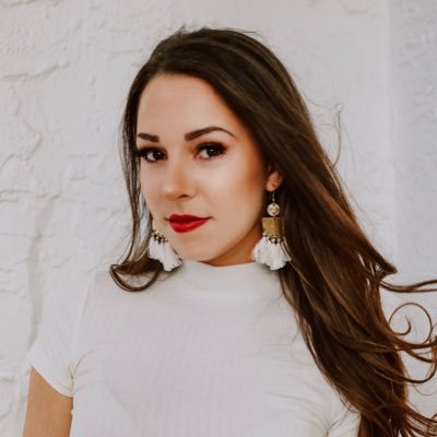 DesensiSophia's profile picture. Editor @parliamentbooks• Founder @ficthemonster novel software • Writing Popular Fiction, MFA 🎓 #SCBWI • EFA • APSS member ✍️