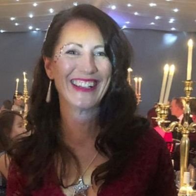 @On_The_Up Director, Purposefully Positive Person. Qualified Executive Coach, wife,mum,author @ontheupbooks. ❤good things in life, people & community.