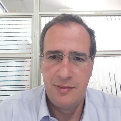 fabiohoyosn's profile picture. Mas allá del Cosmos, del Tiempo, del Espacio, de todo cuanto se mueve y cambia, se encuentra la Realidad Substancial, la Verdad Fundamental.