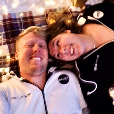 elissarnold's profile picture. cute & emotionally unstable.  she/her