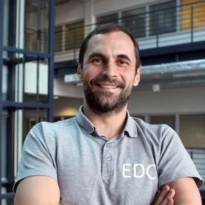 Software engineer @ CircleK Polska. I make Electromobility