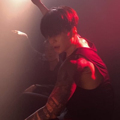 mellow_closed's profile picture. not a vampz. just trying to enjoy my happy bubble.