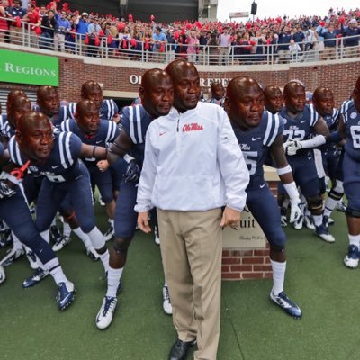 EveryUMissTweet's profile picture. Getting hammered in the Grove while reminding everyone I went to a best public school in Mississippi. #FailState #WAOM